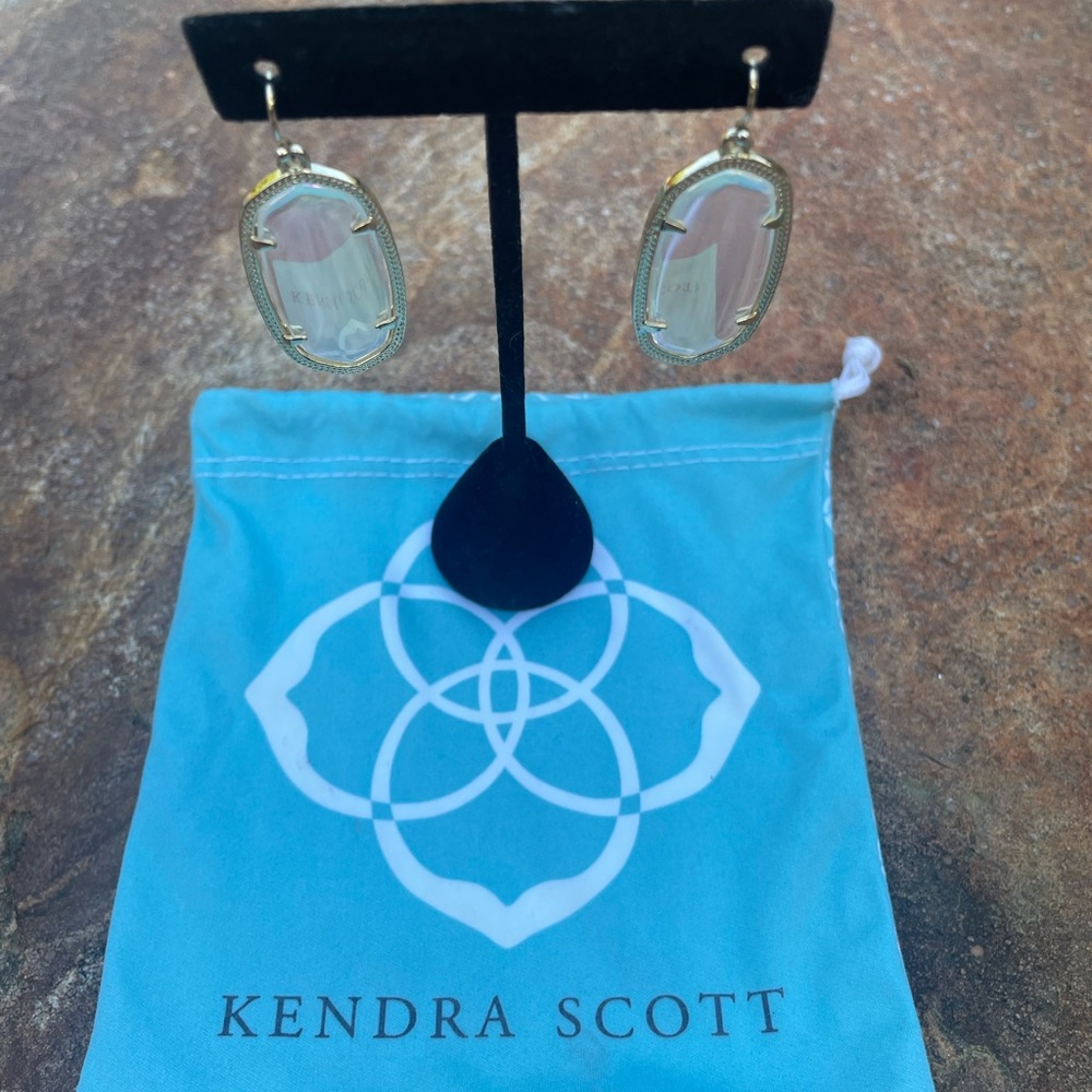 Kendra Scott “Danielle” Clear Crackle Drop Earrings - RARE